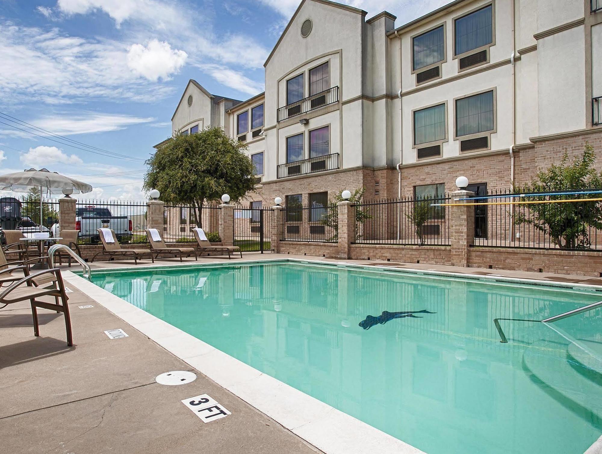 Best Western Executive Inn Корсикана Экстерьер фото