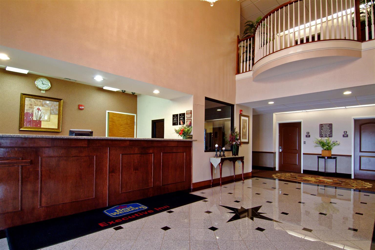 Best Western Executive Inn Корсикана Экстерьер фото