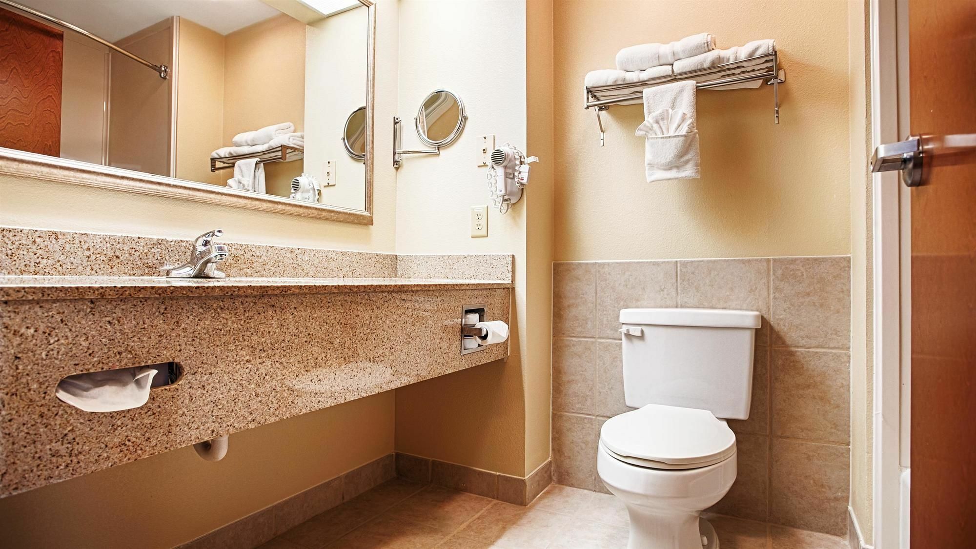 Best Western Executive Inn Корсикана Экстерьер фото